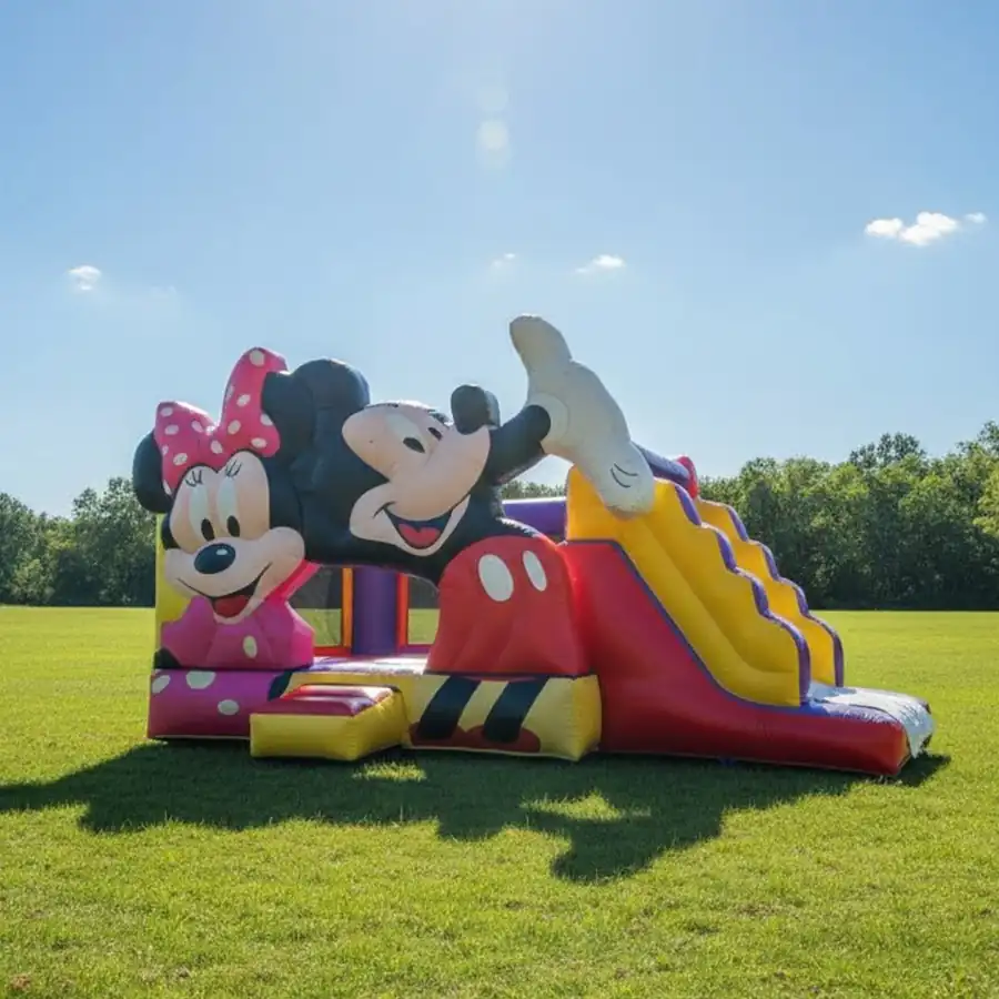 Chateau Mickey & Minnie — structure gonflable en location